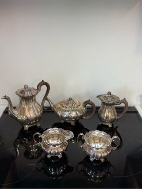 Antique 5 pc Marlboro Old English Silver Plated Copper Tea Set